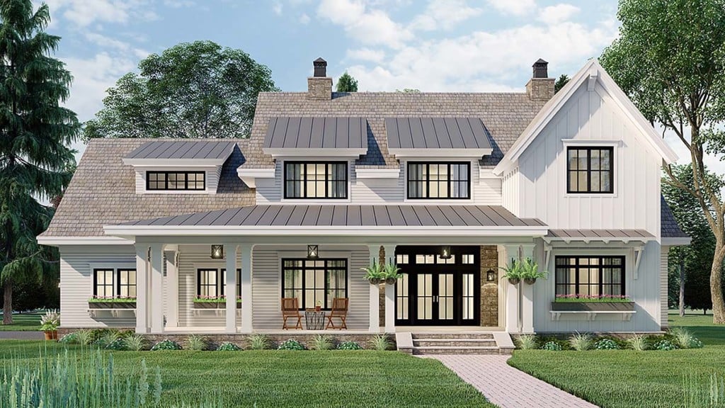 4 Bedroom Traditional Style House Plan
