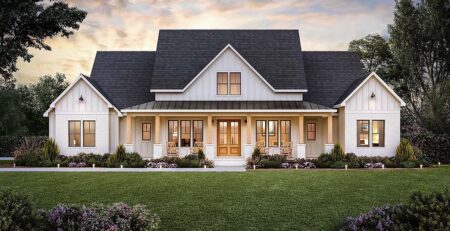 Modern Farmhouse Plan